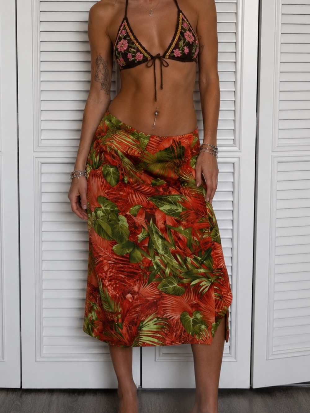 1990s Jessica Vintage Tropical Leaf Maxi Skirt in Red and Olive Green